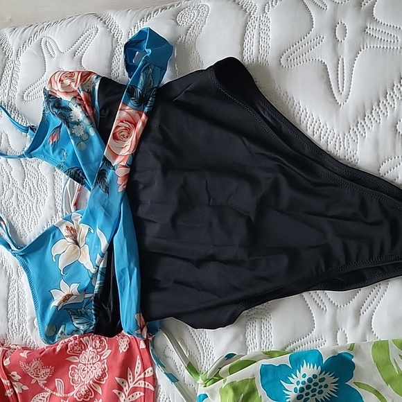Six Bathing Suits Size Large - Picture 12 of 12